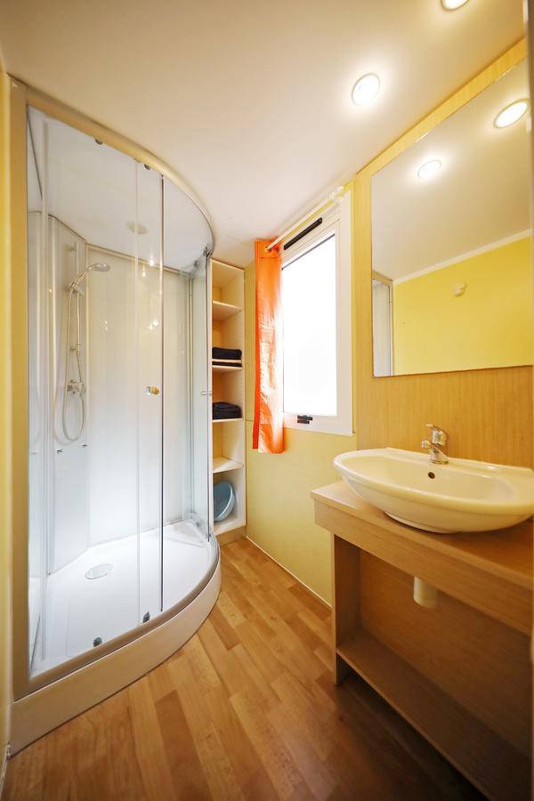 Camp Porat Hotel Povljana Ngoại thất bức ảnh