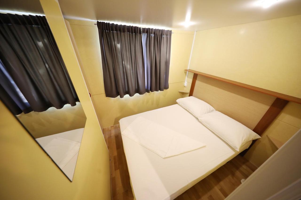 Camp Porat Hotel Povljana Ngoại thất bức ảnh