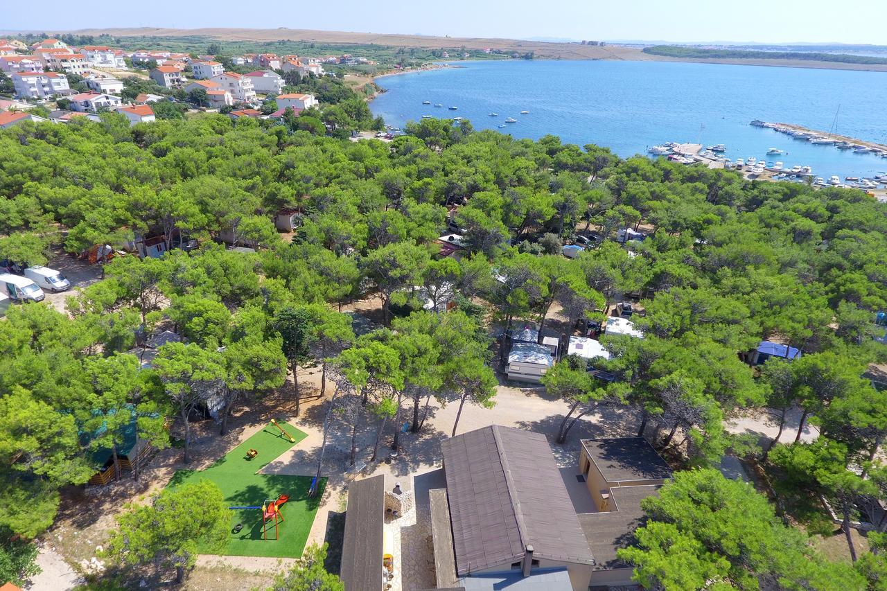 Camp Porat Hotel Povljana Ngoại thất bức ảnh