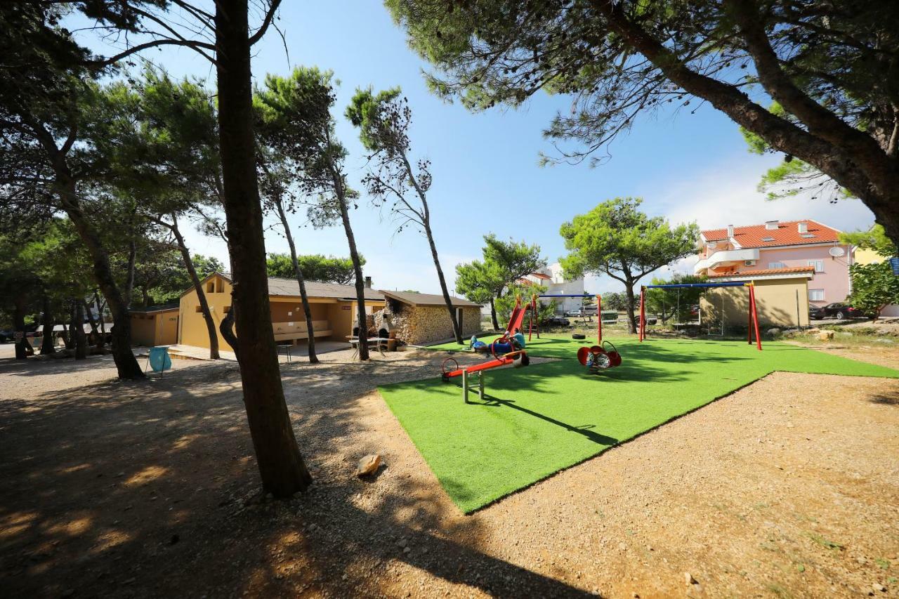 Camp Porat Hotel Povljana Ngoại thất bức ảnh
